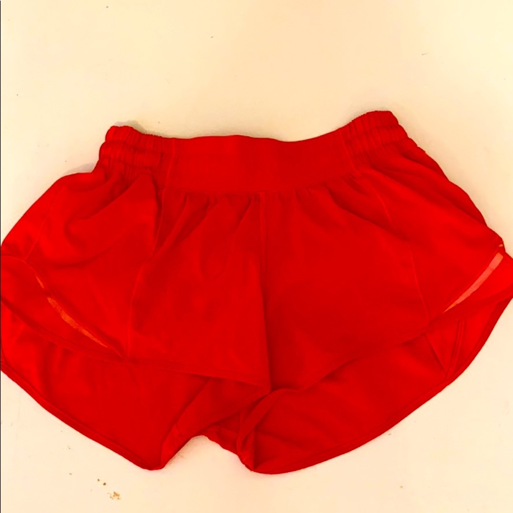 Lululemon Hotty Hot 2.5” Shorts- Coral Color